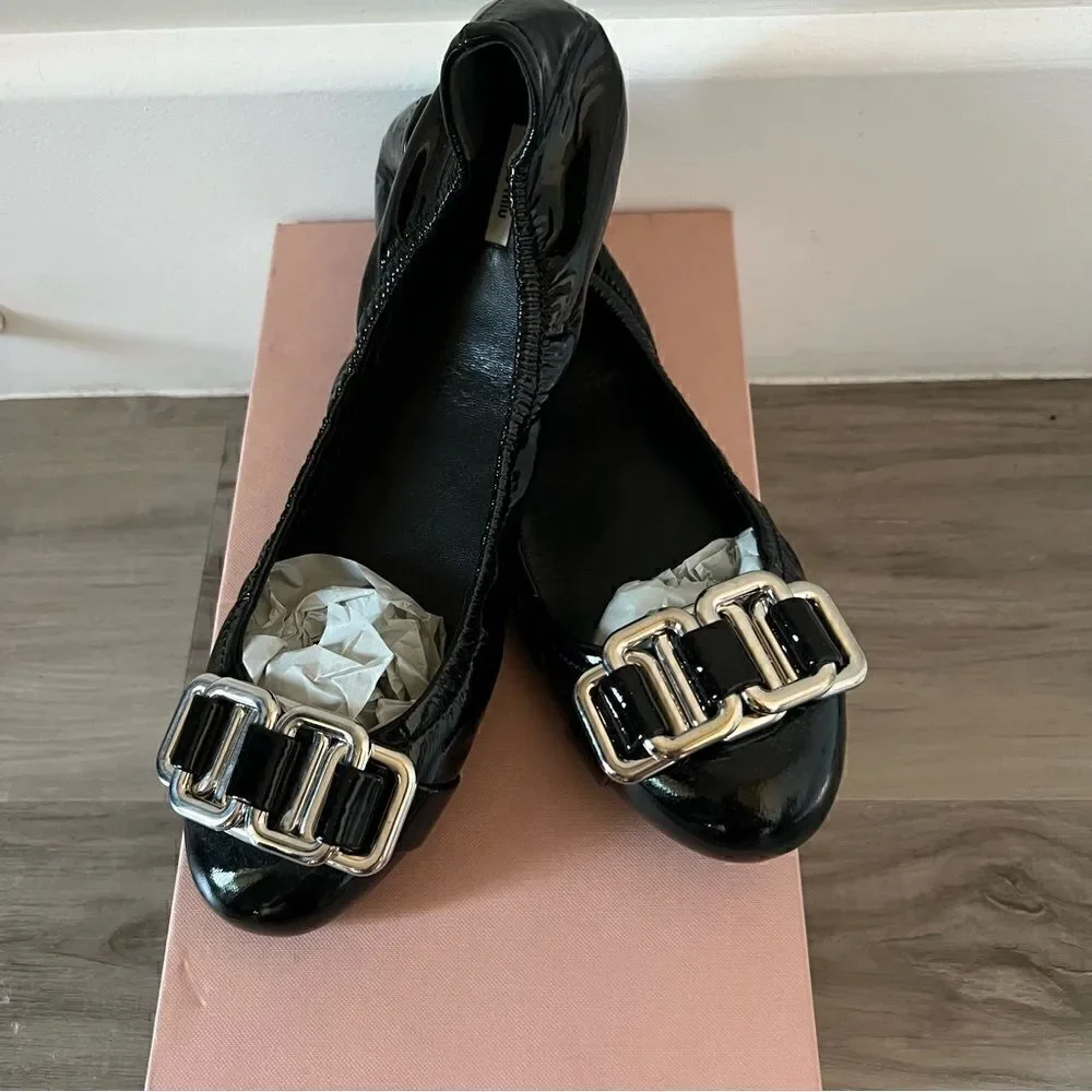 NIB vintage Miu Miu black patent flats with silvertone buckle hardware sz 11
